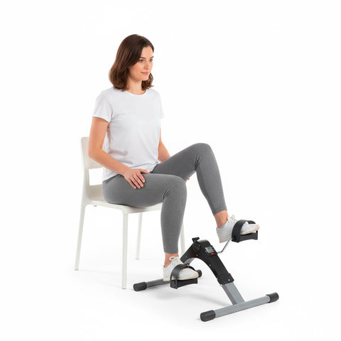 Pedalera 2 en 1, mini bicicleta portátil para entrenamiento sentado y rehabilitación