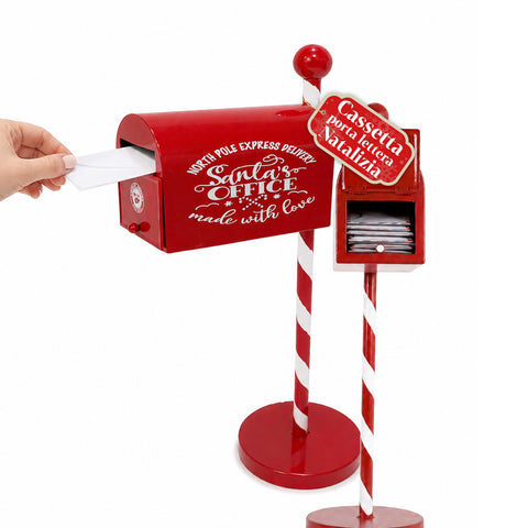 Buzón navideño de pie NorthPost de metal rojo, poste a rayas y puerta abatible para recoger las cartas de Navidad